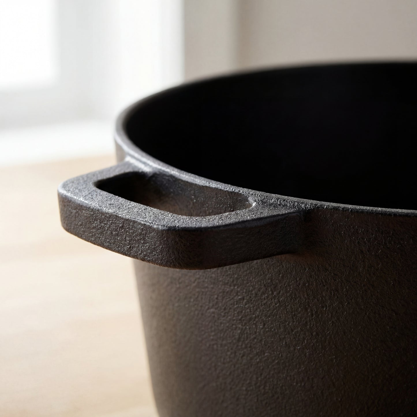 2-in-1 Cast Iron Dutch Oven | 5QT